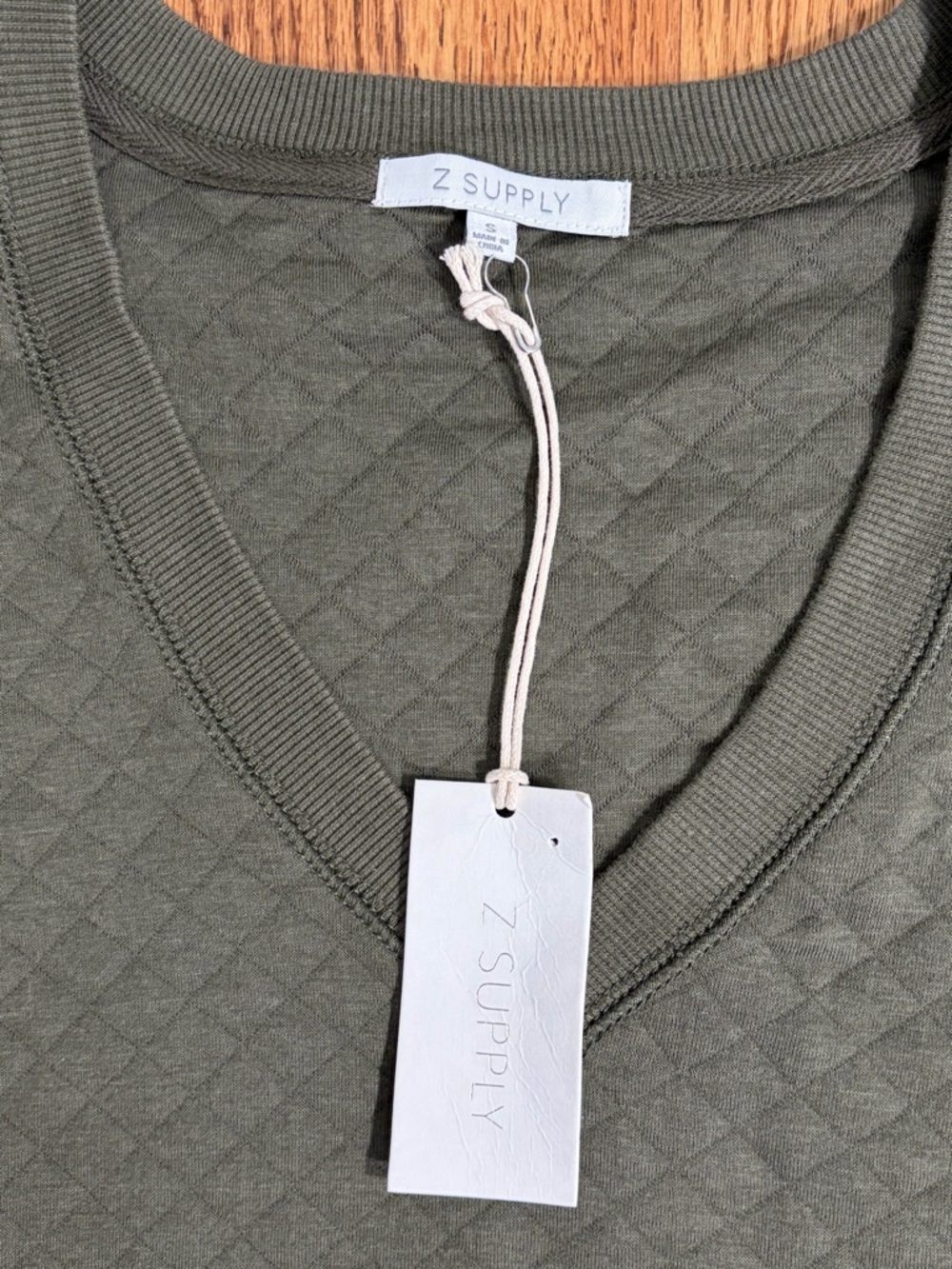 NWT Z Supply Quilted Modern V-Neck Weekender Pullover in Kelp sz Small - Picture 5 of 7
